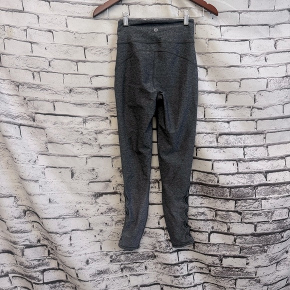 Lululemon Tied To It 7/8 Tight 25" Heathered Black / Dark Carbon Size 4 - Picture 3 of 8